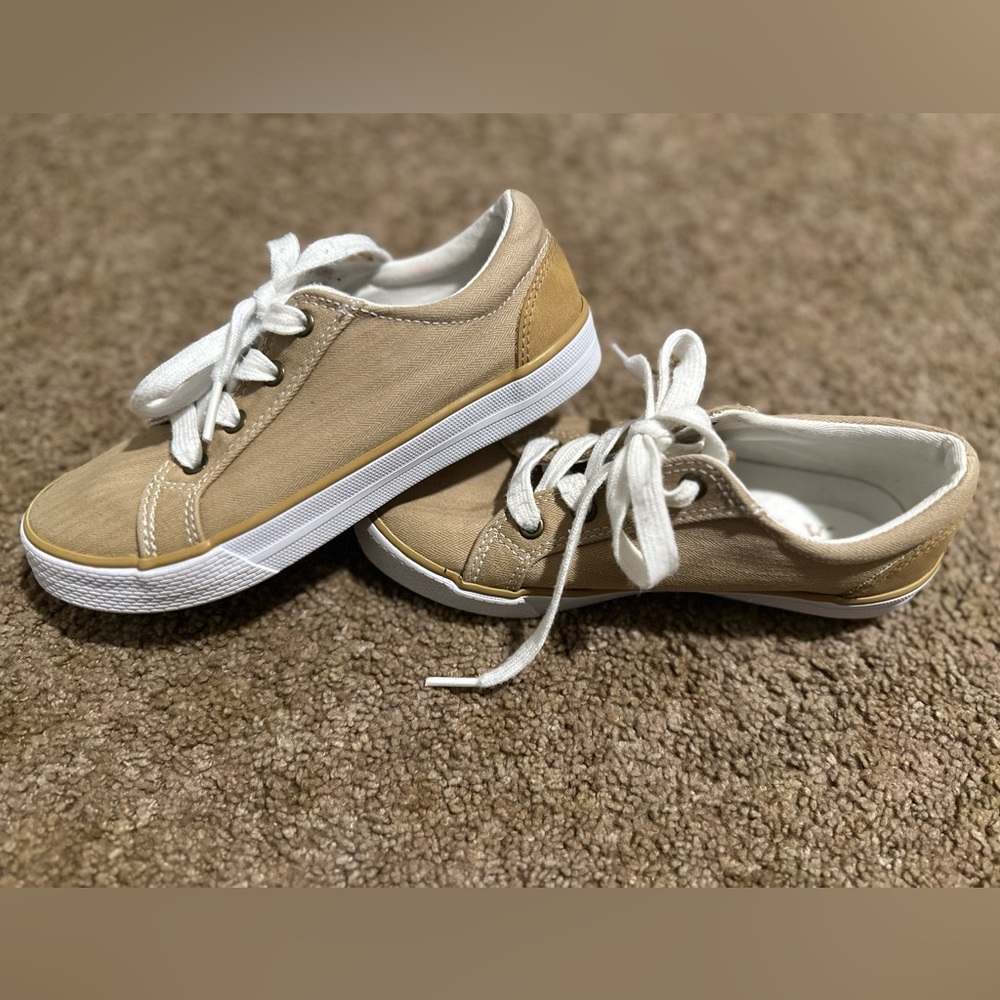 Place Kids Casual Tan Sneakers with White Laces size 1